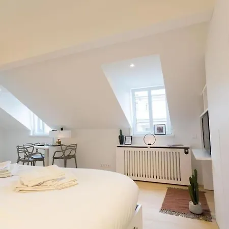 Fischer A La Petrusse 302 *